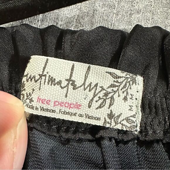 Intimately Free People Black Crop So Dreamy Smocked Peplum Blouse Size Medium - Picture 11 of 15